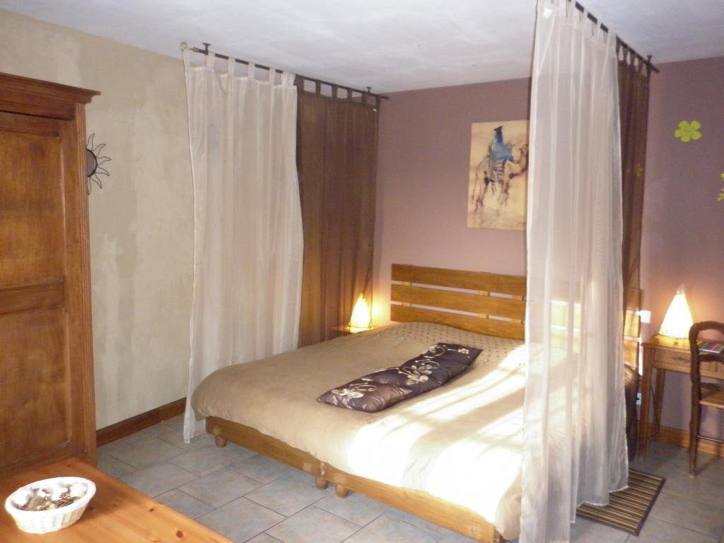 La Chartreuse Poilly-sur-Tholon Quarto foto