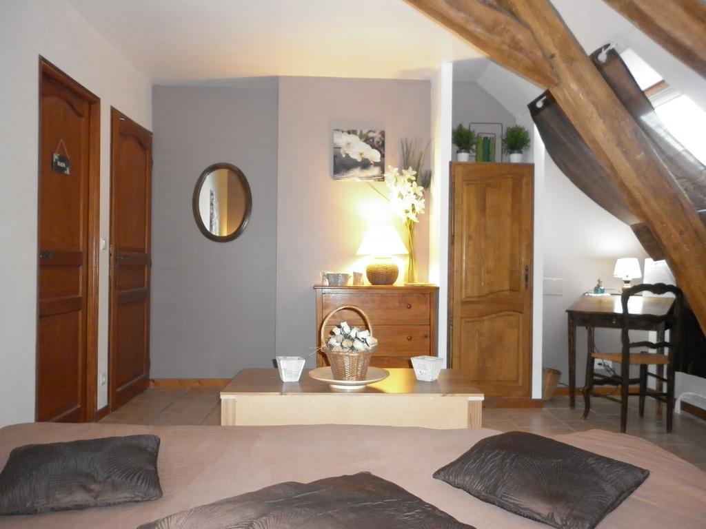 La Chartreuse Poilly-sur-Tholon Quarto foto