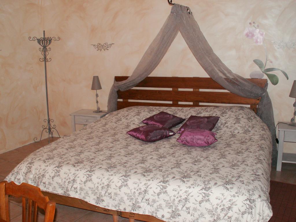 La Chartreuse Poilly-sur-Tholon Quarto foto